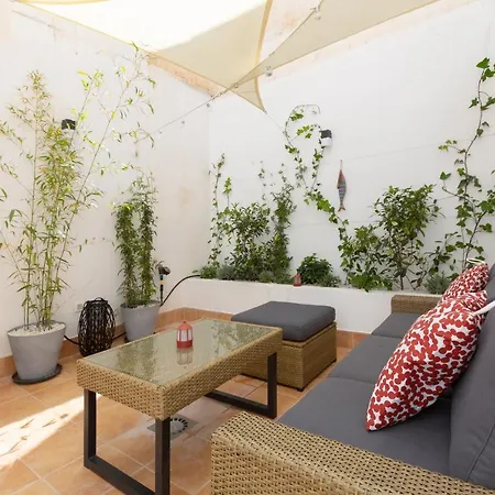 Precioso Con Patio Y Dos En El Barrio De Picasso * Málaga