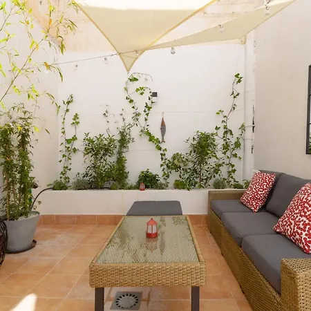 Precioso Con Patio Y Dos En El Barrio De Picasso